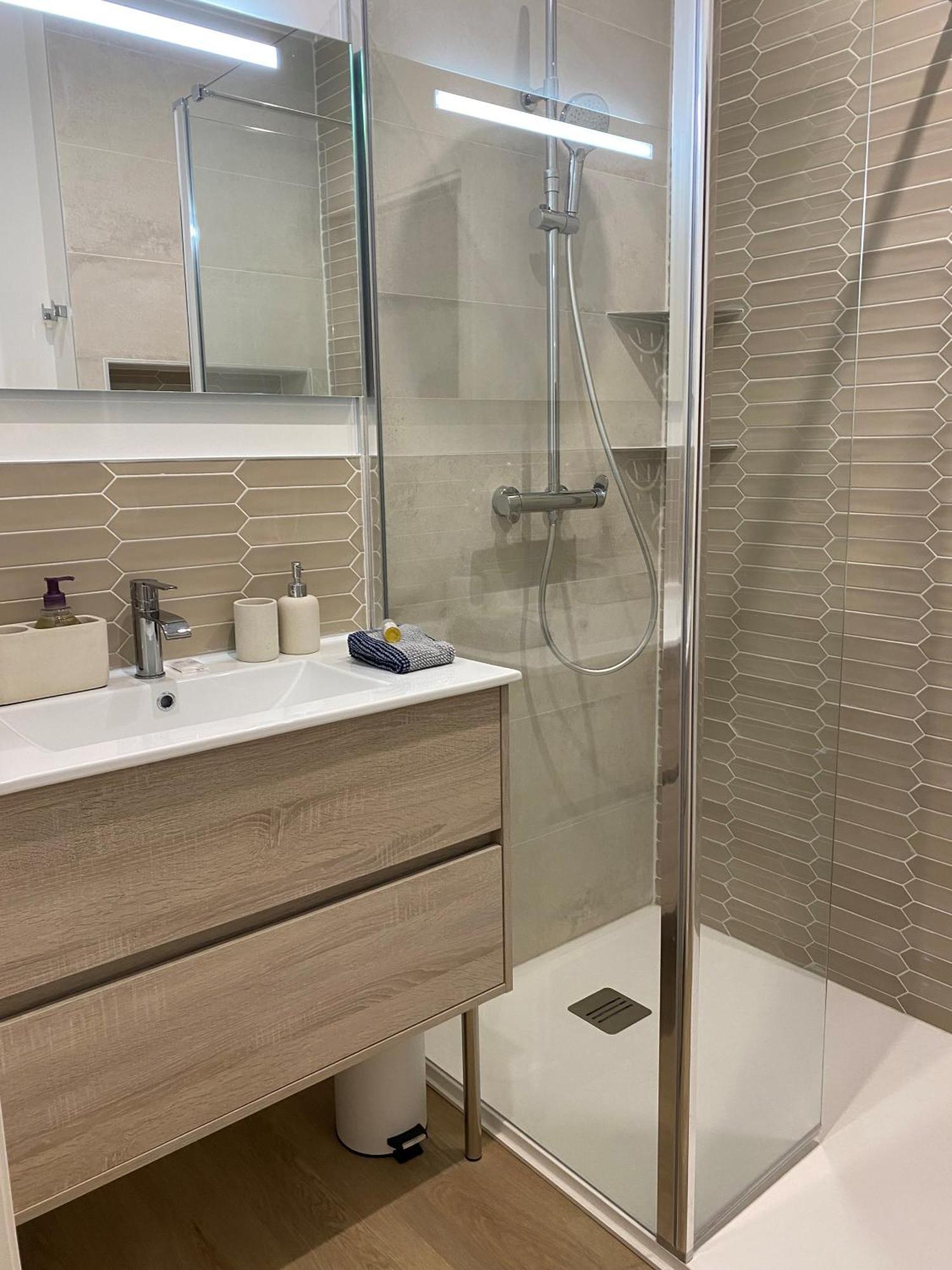 Luxe & Confort, Spacieux, Neuf, Clim Et Central แซ็ต ภายนอก รูปภาพ
